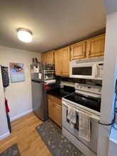 122 Sycamore St, Unit 2 in Somerville, MA - Foto de edificio - Building Photo