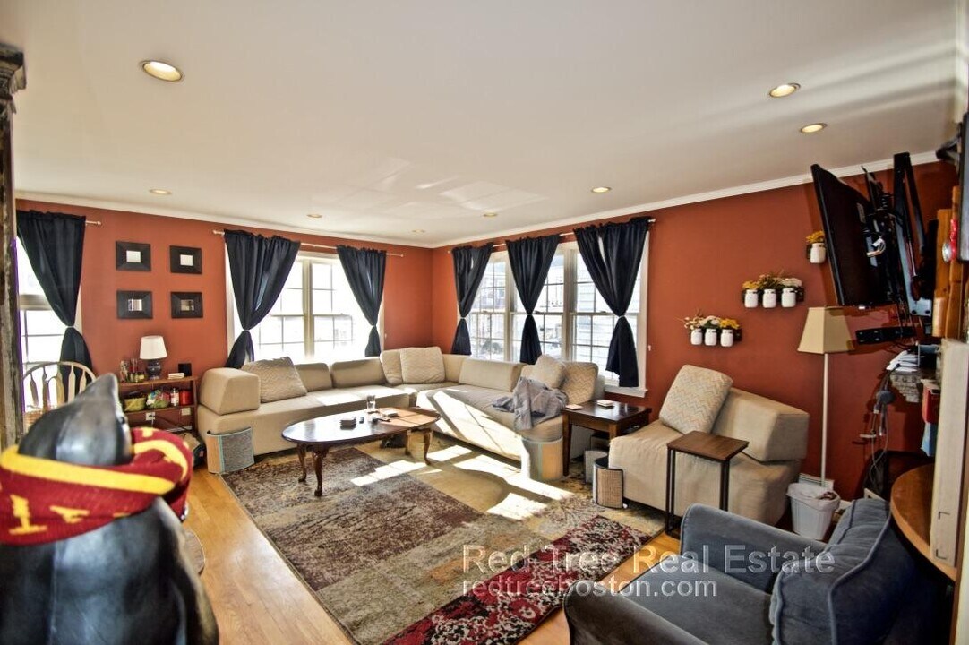 45 Donnybrook Rd in Boston, MA - Building Photo