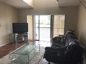 1107 Green Pine Blvd in West Palm Beach, FL - Building Photo - Building Photo
