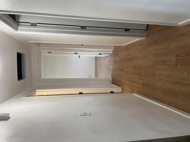 17450 SE Mill St in Portland, OR - Building Photo - Building Photo