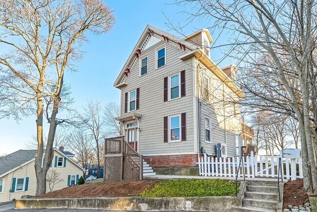 11 Symonds St in Salem, MA - Building Photo - Building Photo