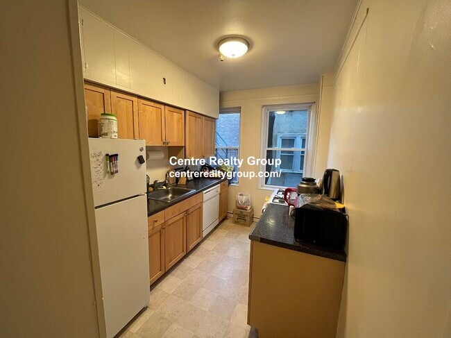 1999 Commonwealth Ave, Unit 32