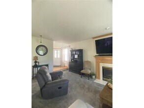9524 Zircon Ct N in Osseo, MN - Foto de edificio - Building Photo