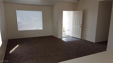 5228 Shasta Daisy St in North Las Vegas, NV - Foto de edificio - Building Photo