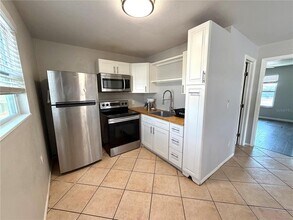 999 Dr. M.L.K. Jr St S in St. Petersburg, FL - Building Photo - Building Photo