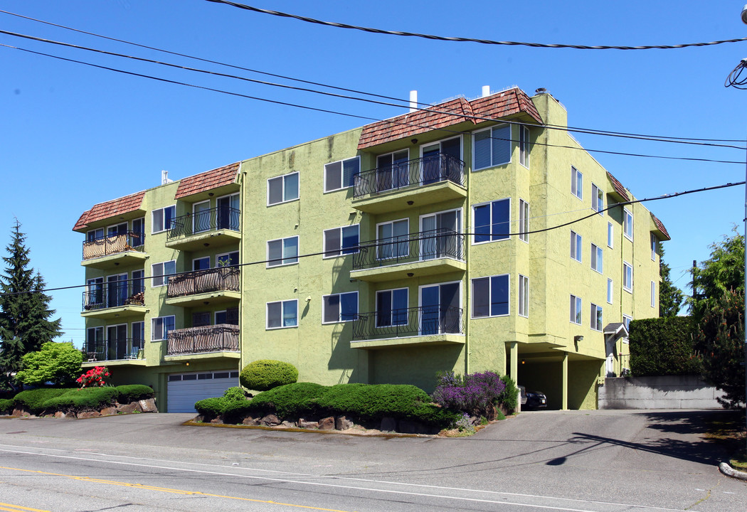 10110 Greenwood Ave in Seattle, WA - Building Photo