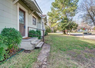115 Goldenrod St, Unit B in Houston, TX - Building Photo - Building Photo