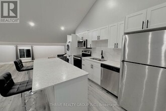 268 Talbot St in St Thomas, ON - Building Photo - Building Photo