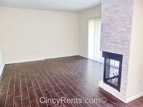 7268 E Galbraith Rd, Unit B in Madeira, OH - Building Photo - Building Photo