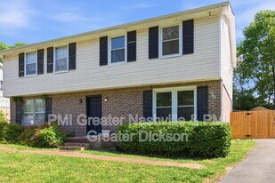 704 McPherson Dr in Nashville, TN - Building Photo