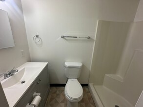 2426 Echo Valley Dr in Stow, OH - Building Photo - Building Photo