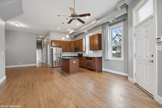 3659 W Shakespeare Ave, Unit 1 in Chicago, IL - Building Photo - Building Photo