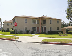 1042-1044 W Glenoaks Blvd in Glendale, CA - Building Photo - Building Photo