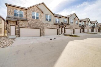 520 Lake Point Dr in Weatherford, TX - Building Photo - Building Photo