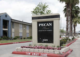 Pecan Place Apartments in Pasadena, TX - Foto de edificio - Building Photo