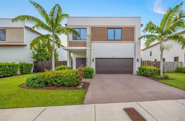 268 NE 210th Way in North Miami Beach, FL - Building Photo - Building Photo