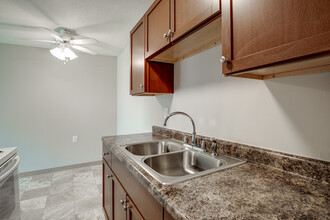 Pine Tree Park Apartments in St. Paul, MN - Building Photo - Interior Photo