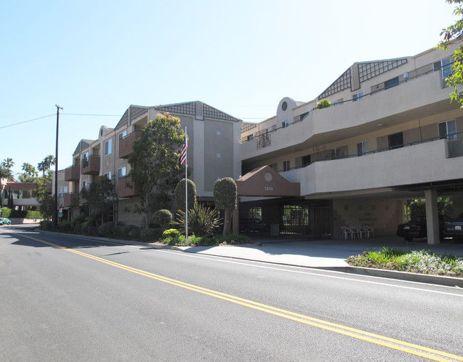 Ross Manhattan Terrace in Manhattan Beach, CA - Building Photo - Building Photo