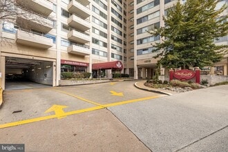 4515 Willard Ave in Chevy Chase, MD - Building Photo - Building Photo