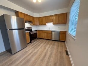 1332 Greenwillow Ln in Glenview, IL - Building Photo - Building Photo