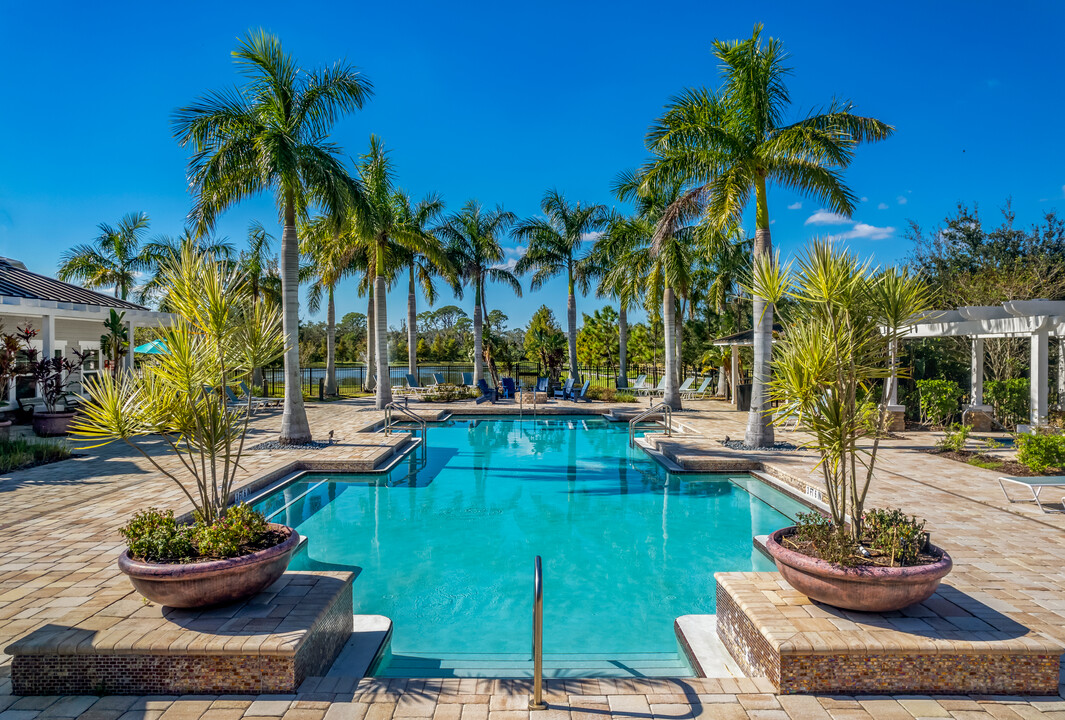 Goldelm at Bennett Park in Bradenton, FL - Building Photo