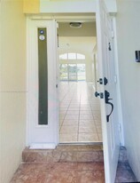 2438 NW 184th Terrace in Pembroke Pines, FL - Building Photo - Building Photo