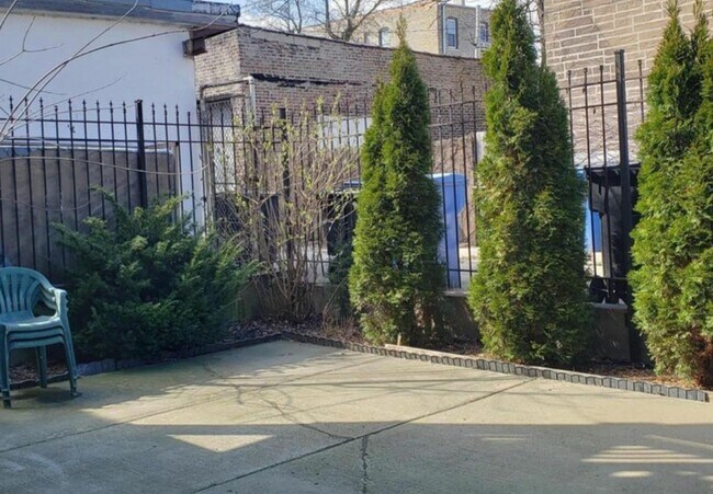 940 W 32nd Pl in Chicago, IL - Building Photo - Building Photo