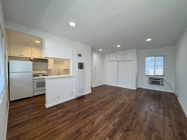 235 & 237 W. Tujunga Ave.