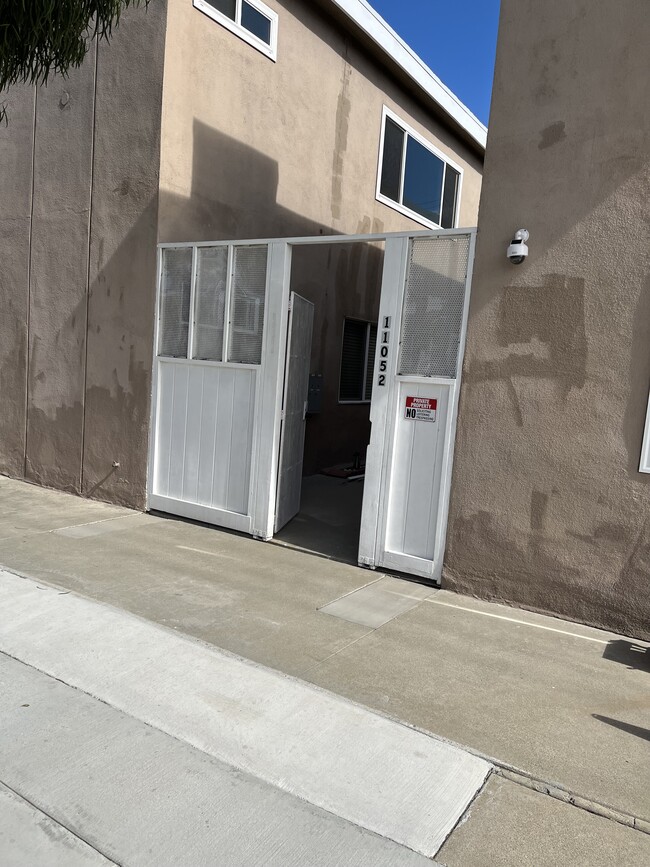 11052 Culver Blvd in Culver City, CA - Foto de edificio - Building Photo