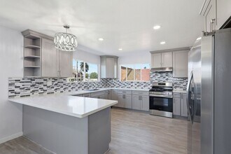 710 E Lake Ave in Watsonville, CA - Building Photo - Building Photo