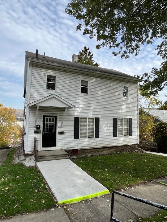 135 W 1st St, Unit 101 in Corning, NY - Building Photo