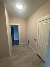 1413 Hardcastle Ave in Woodburn, OR - Building Photo - Building Photo