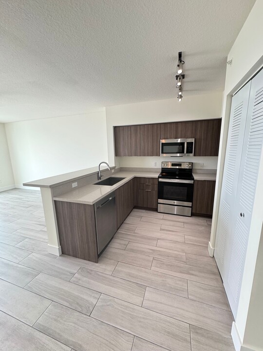 1631 NW 14th Ter, Unit A2 in Miami, FL - Building Photo