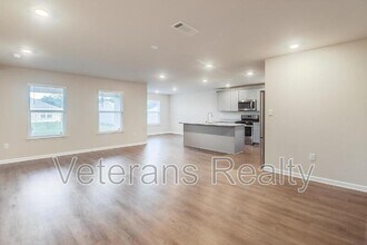 1093 Enclave Cir in Long Beach, MS - Building Photo - Building Photo