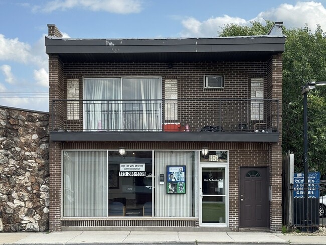 property at 5947 W Montrose Ave