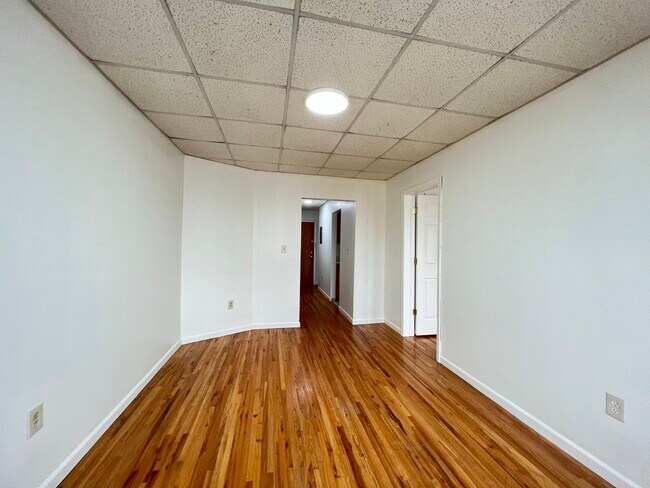 183 W 48th St in Bayonne, NJ - Building Photo - Building Photo