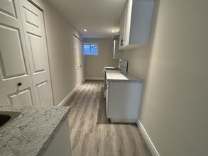 1091 Whitefield Dr in Peterborough, ON - Building Photo - Building Photo