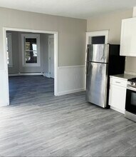 465 Burritt St in New Britain, CT - Building Photo - Building Photo