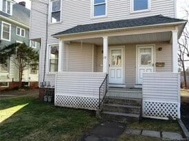 13 Wilcox St in Wethersfield, CT - Building Photo