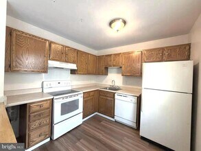 2495 Vineyard Ln in Crofton, MD - Building Photo - Building Photo