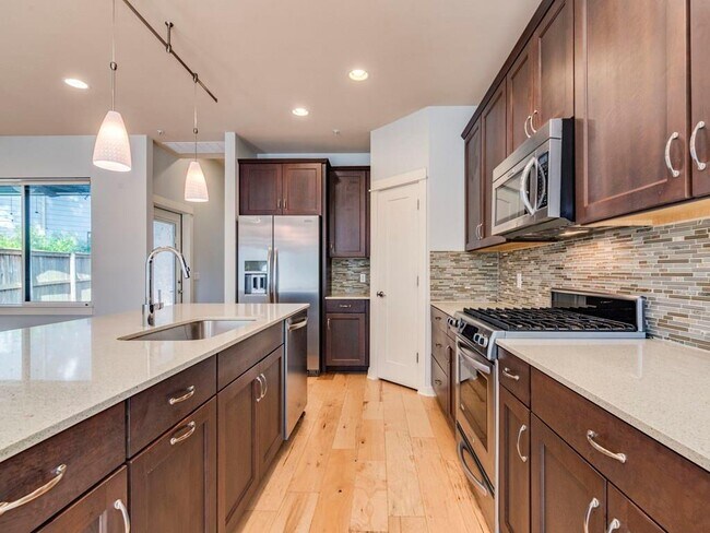 4006 Valley View Rd in Austin, TX - Building Photo - Building Photo