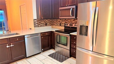 8228 66th Way N in Pinellas Park, FL - Building Photo - Building Photo
