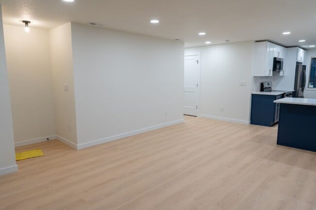 4015 SW Thistle St in Seattle, WA - Foto de edificio - Building Photo