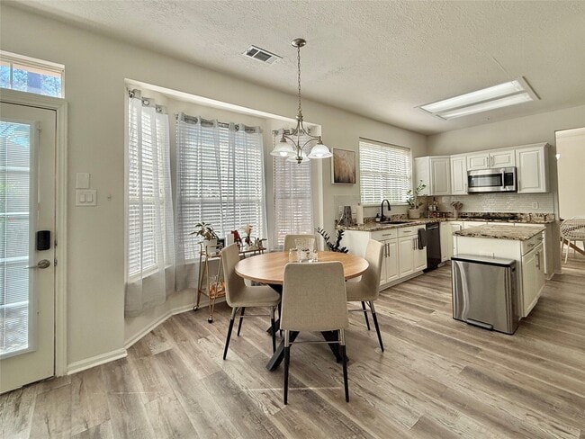 property at 2 Twin Feather Pl