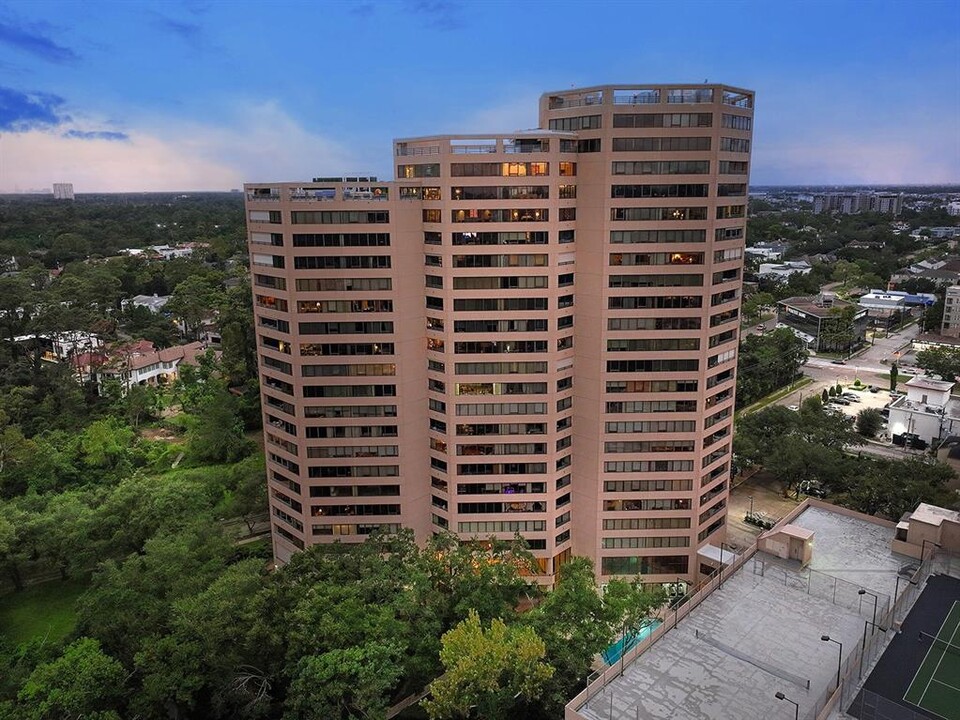 101 Westcott St in Houston, TX - Building Photo