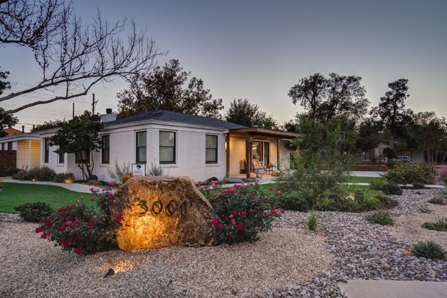 3001 32nd St in Lubbock, TX - Foto de edificio - Building Photo