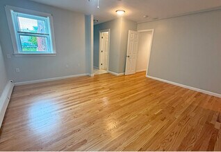 27 Lambert St in Cambridge, MA - Building Photo - Building Photo