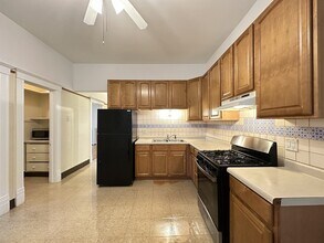 2116 W Concord Pl in Chicago, IL - Building Photo - Building Photo