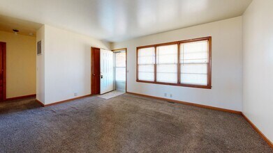 1205 Eisenhower Ave in Great Bend, KS - Building Photo - Building Photo