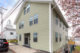 487 Fulton St in Medford, MA - Foto de edificio - Building Photo